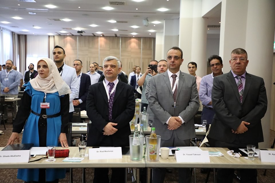 بالصور: "تجمع الأطباء" يعقد مؤتمره الثاني عشر في مدينة كولن الألمانية