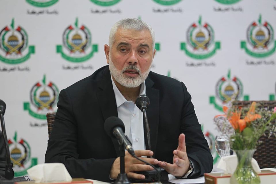 أكّد رفض عقد ورشة البحرين