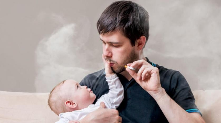دراسة: تكشف ما يفعله "تدخين" الأب بصحة الرضيع