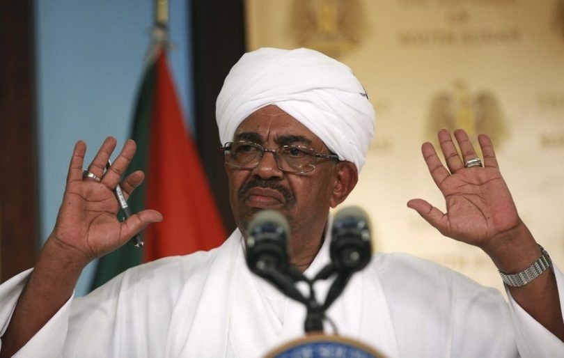 الشرطة السودانية تنفي صحة الأنباء حول محاولة تهريب البشير