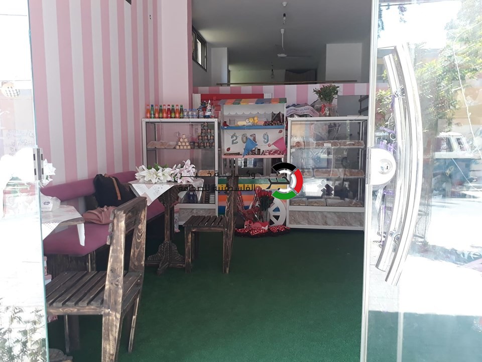 شاهد: متجر نسائي لصناعة الحلويات وكعك العيد في غزّة!