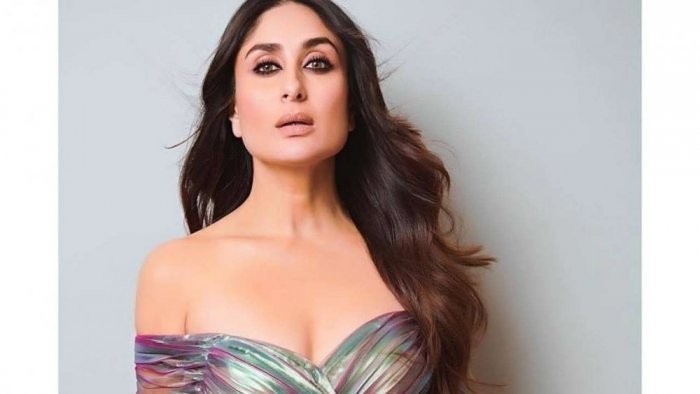 بالصور:  نجمة بوليوود "كارينا كابور" تُواجه تعليقات قاسية بسبب "سيلفي" دون مكياج