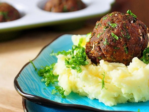 طريقة عمل "كرات اللحم" بالنكهة الشرقية