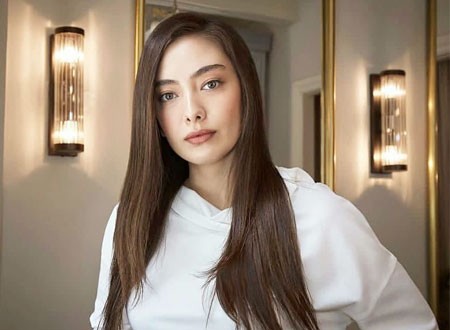 النجمة التركية "نسليهان أتاغول" تضحّي بعملها من أجل زوجها