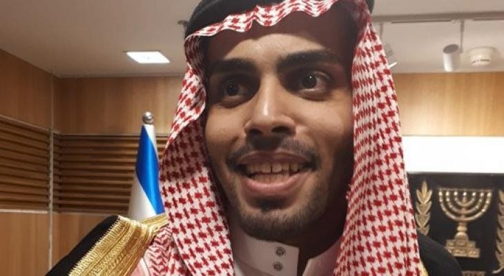 بالفيديو: طرد إعلامي سعودي من باحات المسجد الأقصى بسبب دعوته للتطبيع مع إسرائيل