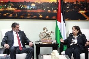 وزيرة الصحة تلتقي رئيس بعثة اللجنة الدولية للصليب الأحمر في القدس