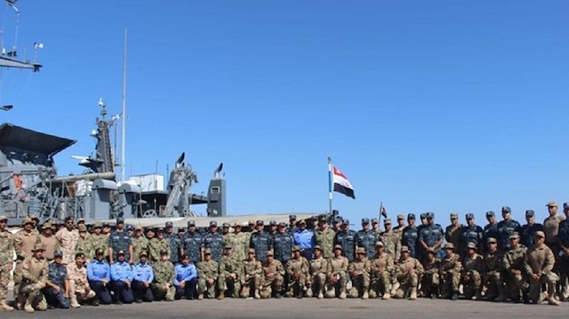 انطلاق مناورة بحرية مشتركة بين مصر وأمريكا والإمارات في البحر الأحمر