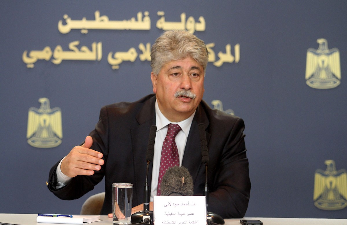 وينفي أنباء تحسن العلاقات مع واشنطن