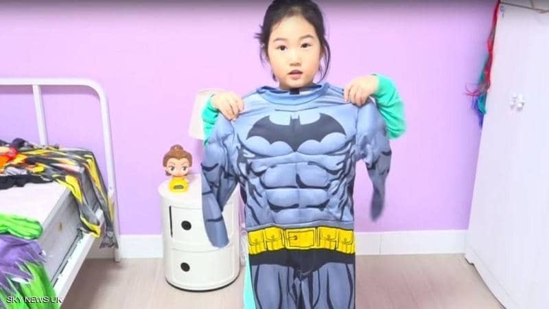 "بورام" طفلة تجني 3 ملايين دولار شهرياً عبر الإنترنت