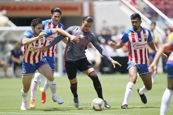 بنفيكا يسحق جوادالاخارا في كأس الأبطال الدولية