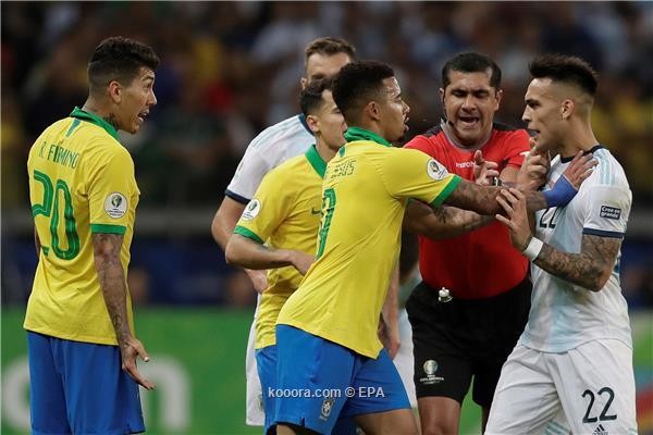 حكم مواجهة الأرجنتين والبرازيل يرد على ميسي