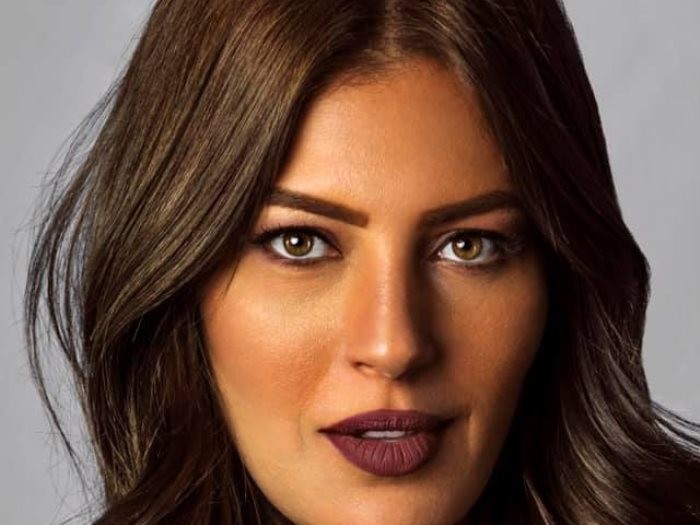 شاهدوا: النجمة "أمانى كمال" صاحبة "البنسيون" فى "حواديت الشانزليزيه" مع إياد نصار