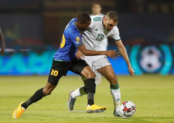 الجزائر تفوز على تنزانيا وتحذر المتنافسين