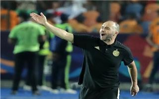مدرب الجزائر : لم ارى تشجيع المصريين لنا