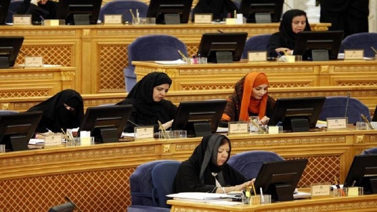 نساء "السعودية" يطالبن بالمزيد من "الحريات والحقوق" بعد إلغاء الوصاية عليهن