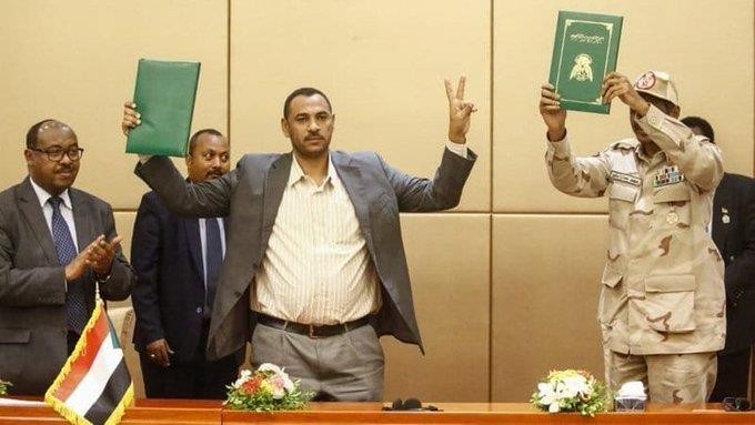 التوقيع على الوثيقة الدستورية والإعلان السياسي للفترة الانتقالية بالسودان