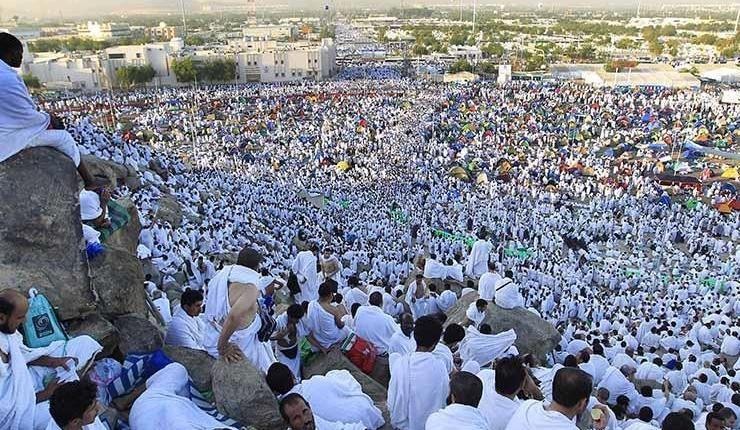 أمطار غزيرة تسقط على جبل عرفات اليوم