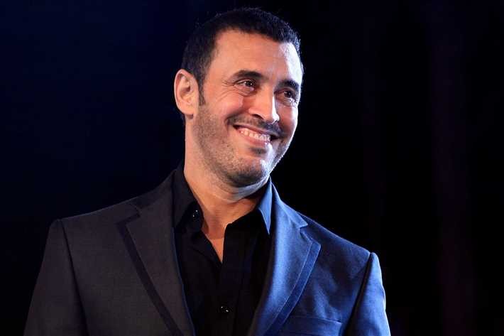 بالفيديو:  أبرز مواقف "كاظم الساهر" مع المعجبات على المسرح