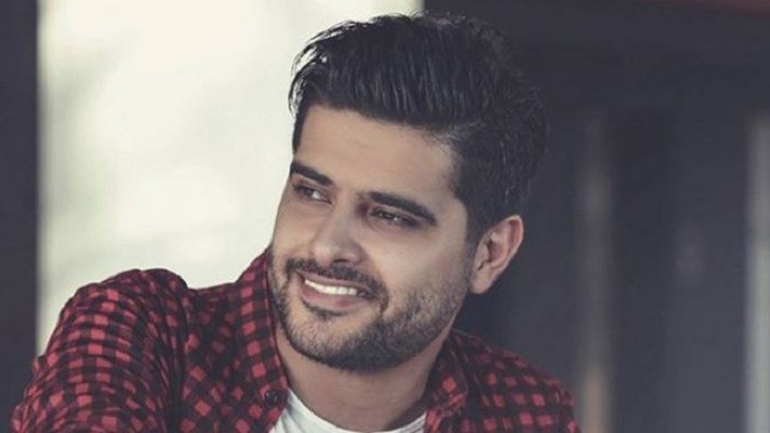 شاهد: عديلة تكشف ما يقوم به "ناصيف زيتون" أثناء التصوير مع المعجبات