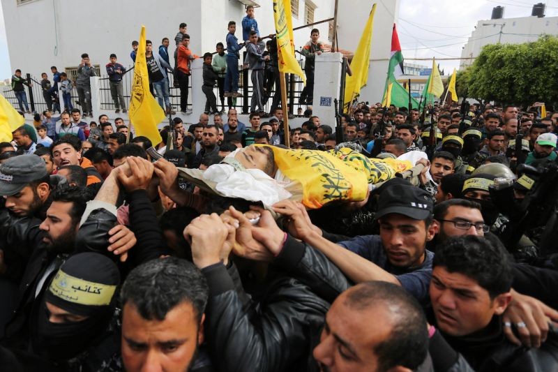 جماهير غفيرة تشيع جثمان شهيد بيت حانون