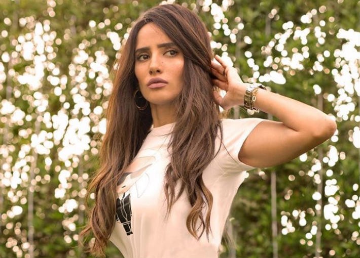 الممثلة المصرية "زينة" وعهد الله لن أتزوج ثانية لا يوجد رجل محترم