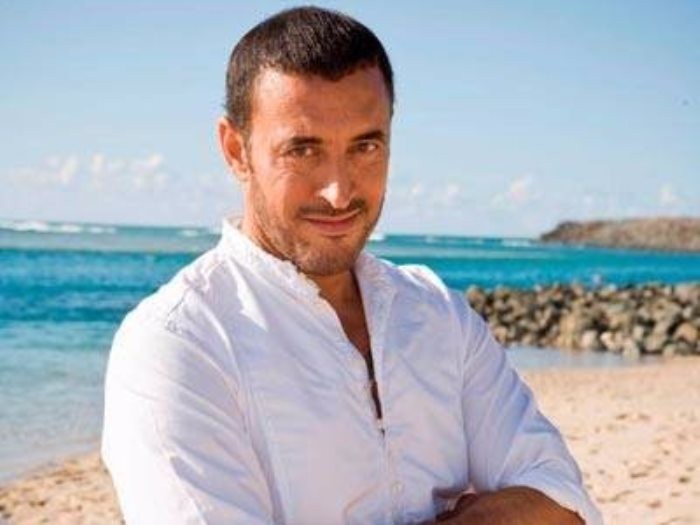 ماذا يفعل الفنان العراقي "كاظم الساهر" فى السعودية