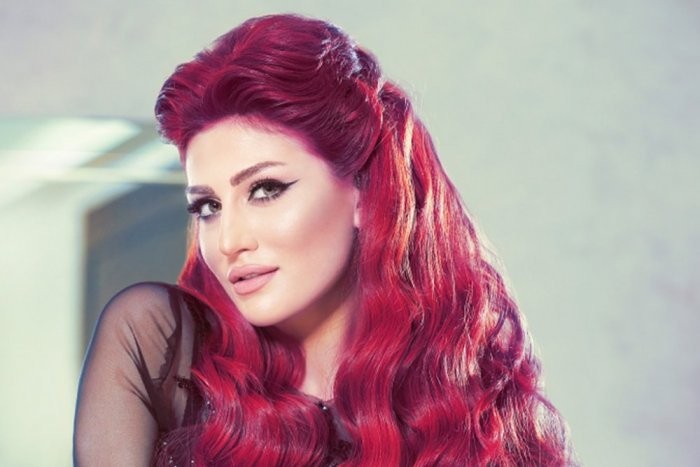 الممثلة السورية "هبة نور" ترفع الستارة وتكشف عن هوية حبيبها