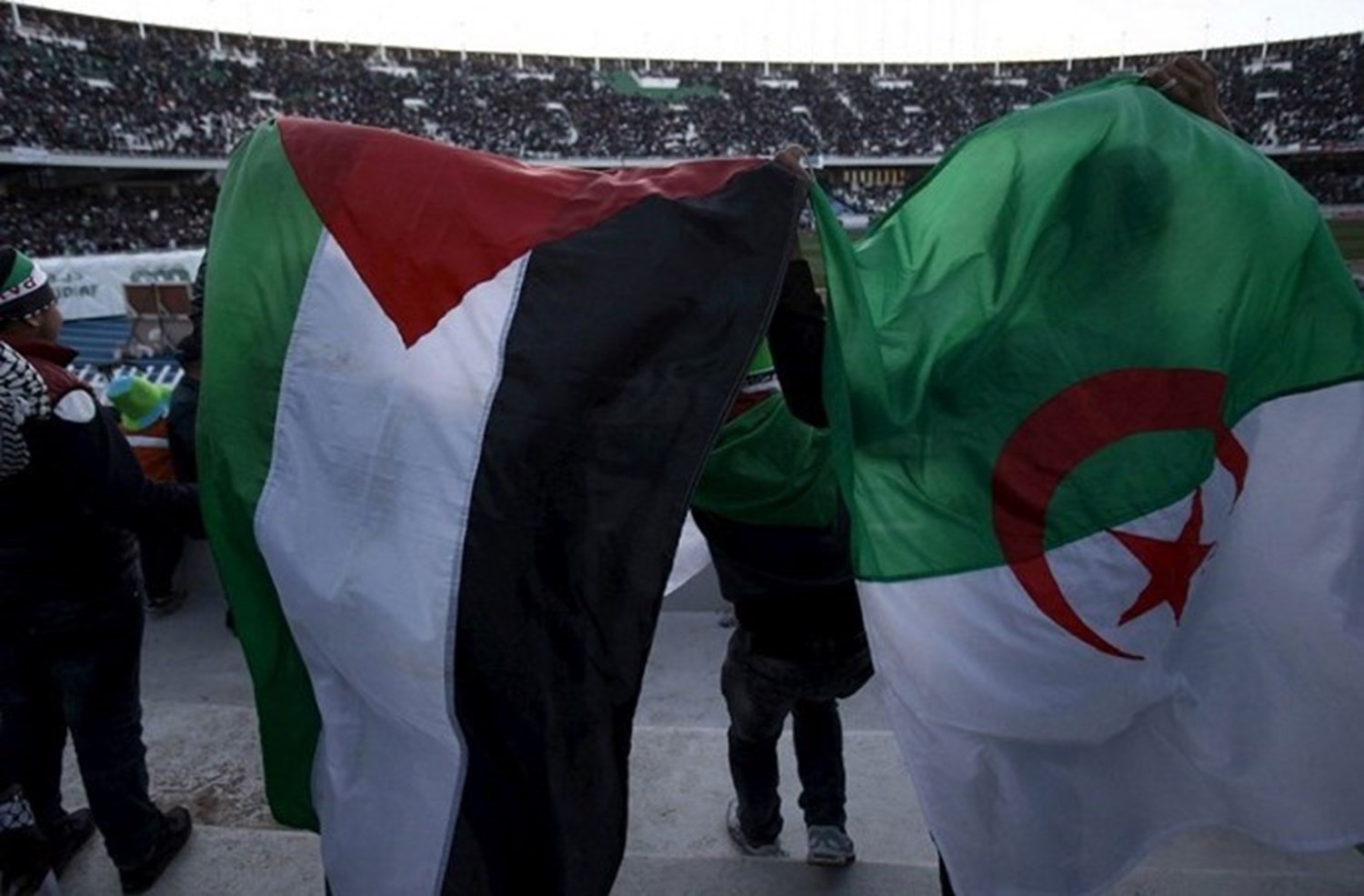 جزائريون يُترجمون حبهم لفلسطين بالكتابة عن أسراها وقضاياها العادلة