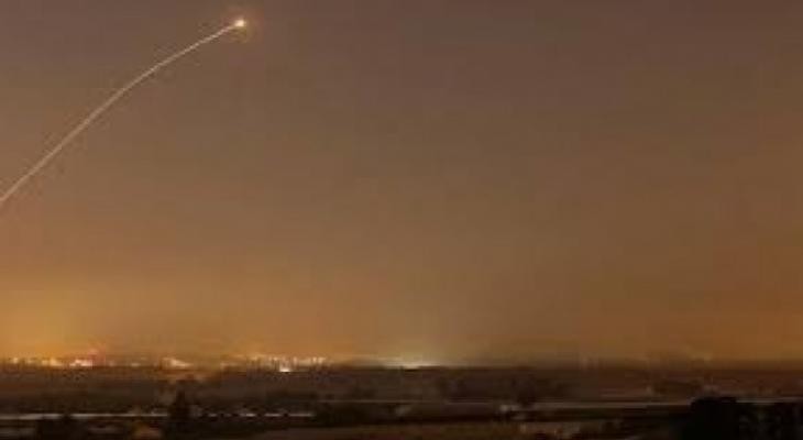 محدث بالفيديو والصور: الاحتلال يعترف بإحداث صواريخ غزّة أضراراً مادية في سديروت