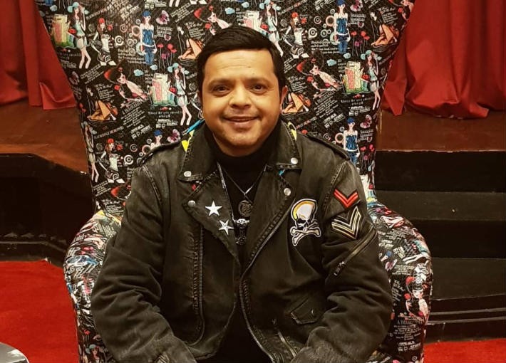 هكذا يسجل أدواره الكارتونية