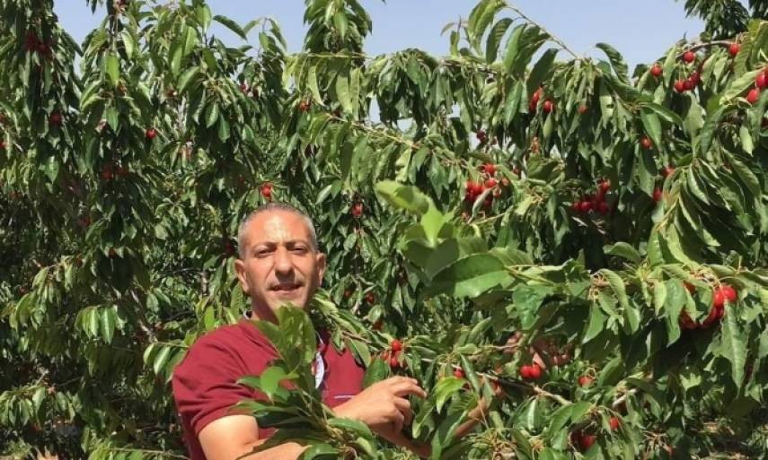 زوجة الأسير العرابيد تطالب المؤسسات الحقوقية بالتدخل الفوري لإنقاذ حياته