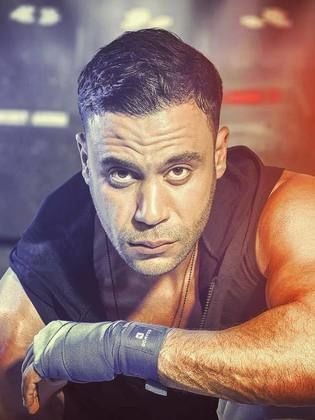 هكذا احتفل "محمد إمام" بحصوله على الدرع الذهبى من "يوتيوب"