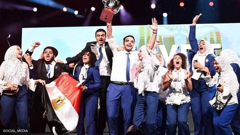 فريق "جامعة مصرية" يفوز بكأس العالم للمبادرات الشبابية