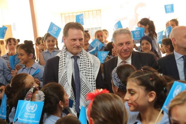 كرينبول يفتتح العام الدراسي لمدارس "أونروا" في لبنان