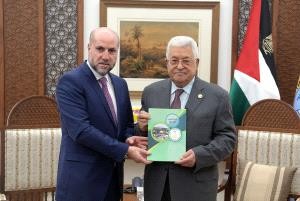 الهباش يسلم الرئيس التقرير السنوي لديوان القضاء الشرعي