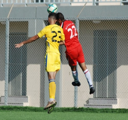 التفاح يسحق خدمات البريج بخماسية