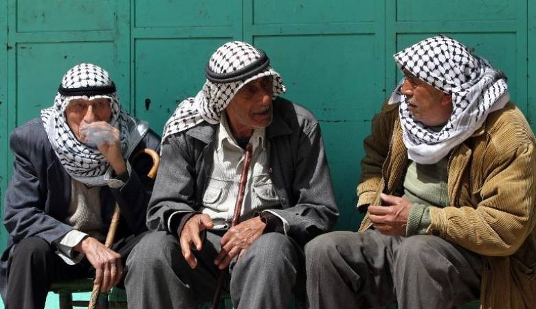 "الإحصاء" يستعرض أوضاع كبار السن في المجتمع الفلسطين