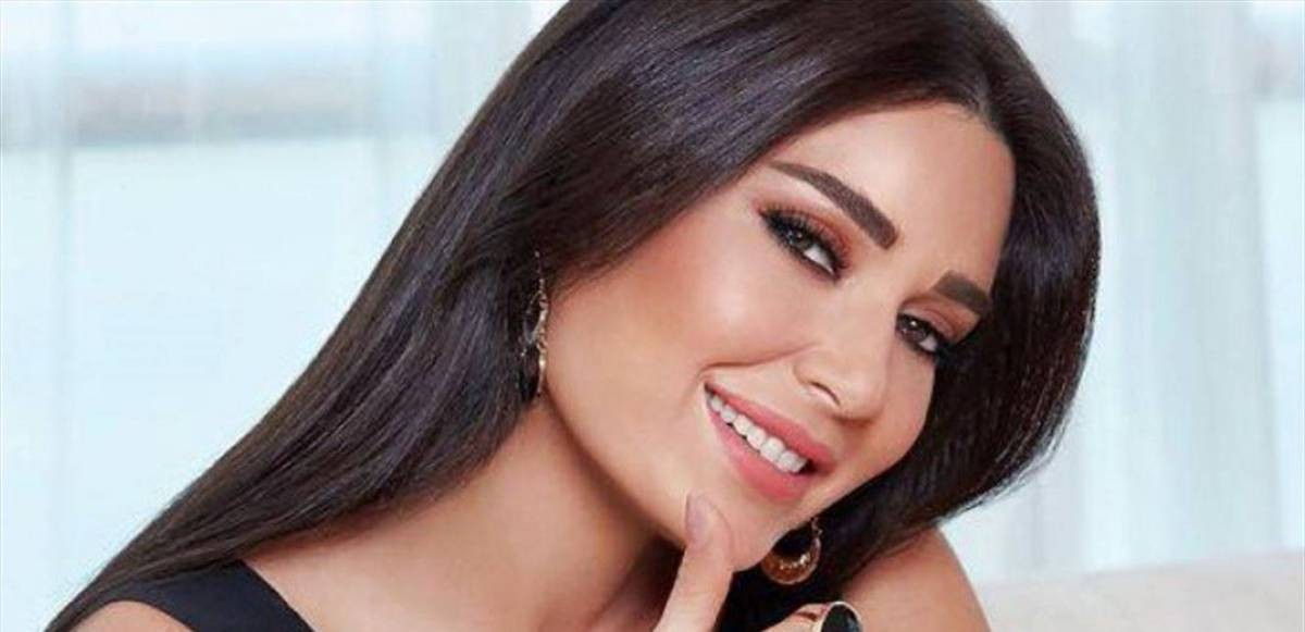 الطفل الأشقر يخطف "الأنظار".. شاهدوا ابن النجمة "سيرين عبد النور"