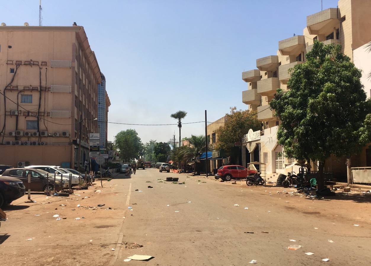 مقتل 16 شخصًا إثر هجوم مسلح على مسجد في بوركينا فاسو