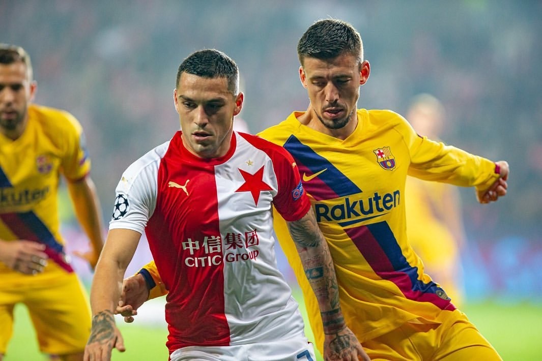 برشلونة يتصدر المجموعة بفوز شاق على براج التشيكي