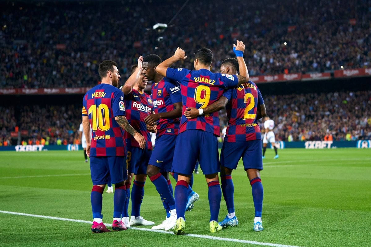 برشلونة يسحق إشبيلية برباعية نظيفة وميسي يقص شريط أهدافه