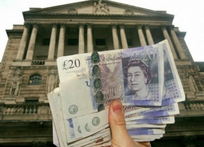 بالفيديو: صدفة تقود إلى "كنز بـ100 ألف جنيه إسترليني" تحت الأرض