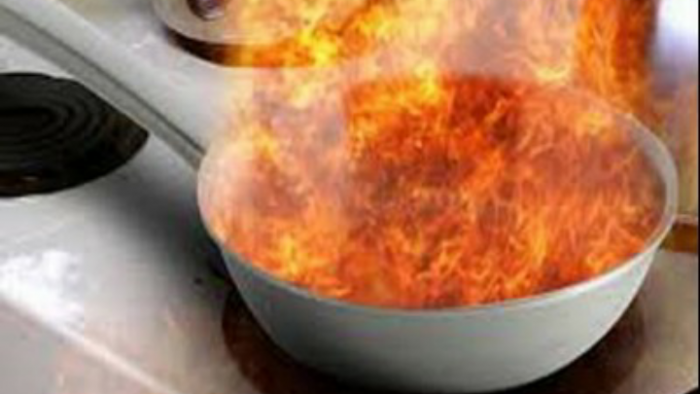 شاهدوا: مغربي يصب "الزيت المغلي" على وجه "زوجته" أثناء نومها