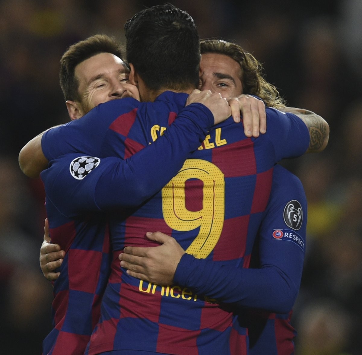 برشلونة يسحق دورتموند ويتصدر المجموعة