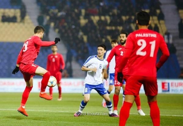 ازبكستان تهزم فلسطين وتتصدر المجموعة مع السعودية