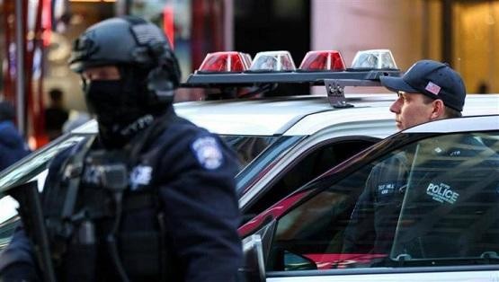 ثم ينتحر.. "أمريكي" يقتل "زوجته" وثلاثة من أولاده