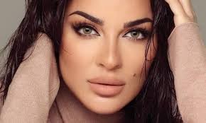 صورة: "نادين نجيم" تخطف الأنظار بجمالها من دون مكياج