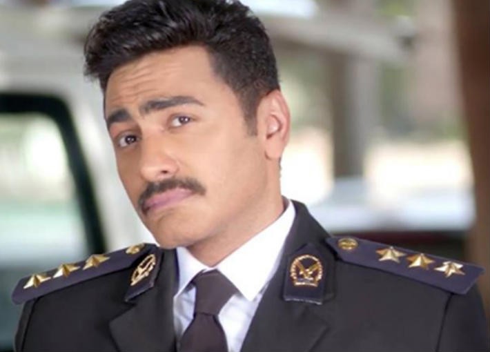 بالفيديو: الفنان "تامر حسني" مخرج سينمائي في "البدلة 2"