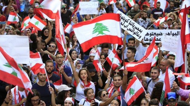 استمرار الاحتجاجات في لبنان رفضًا لسياسة الفساد والطائفية في السلطة