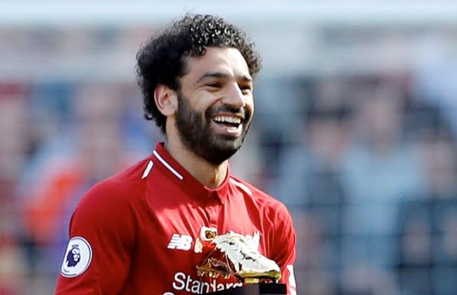 تكسير 2000 طبق تكريماً لـ "محمد صلاح" في مطعم بدبي